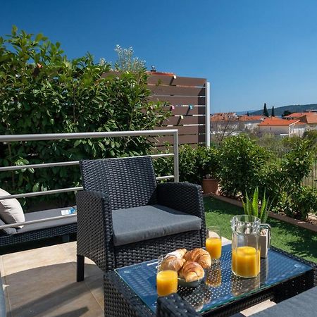 Apartment Tikvarin, Kastel Kambelovac Kaštela エクステリア 写真