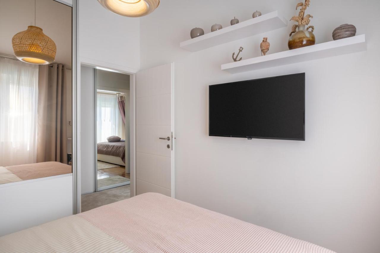 Apartment Tikvarin, Kastel Kambelovac Kaštela エクステリア 写真