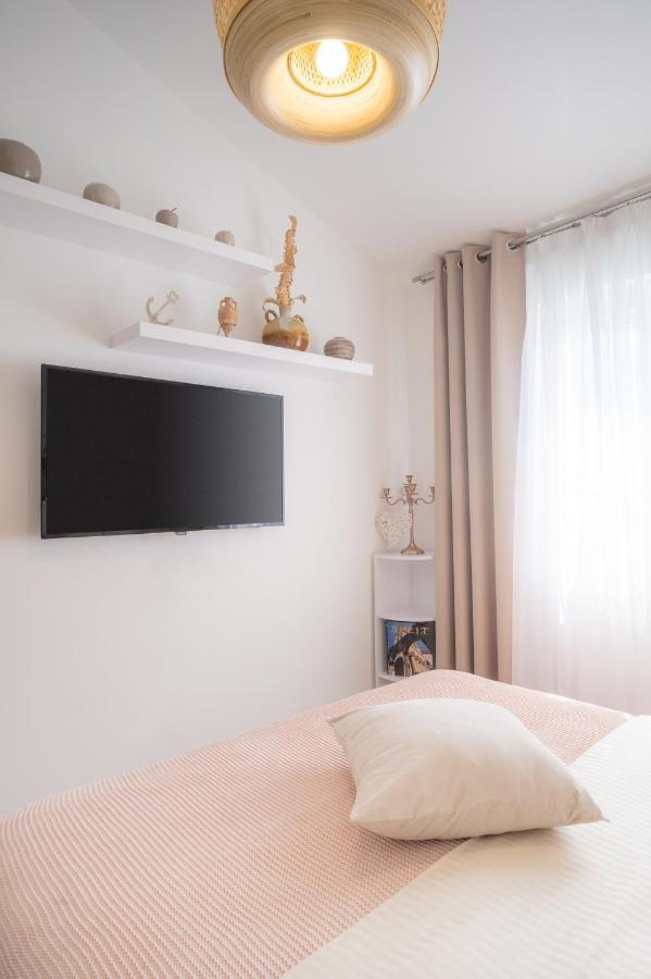 Apartment Tikvarin, Kastel Kambelovac Kaštela エクステリア 写真
