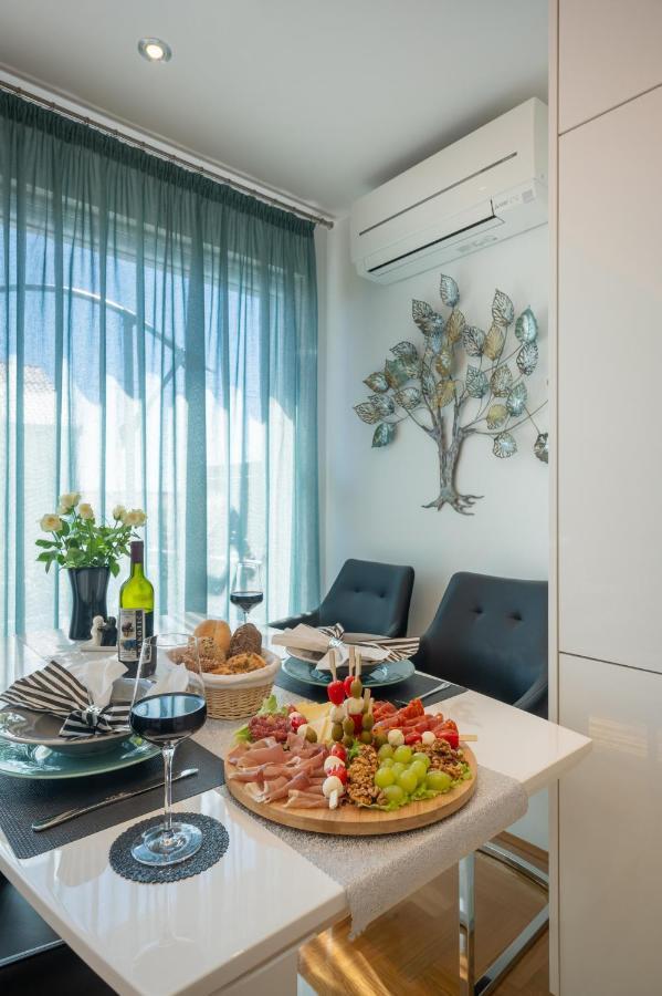 Apartment Tikvarin, Kastel Kambelovac Kaštela エクステリア 写真