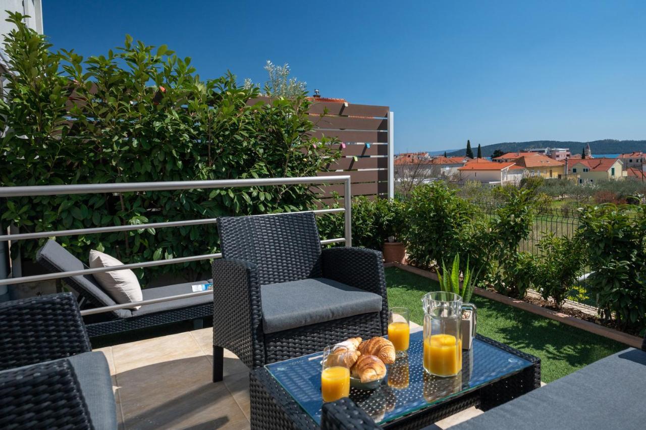 Apartment Tikvarin, Kastel Kambelovac Kaštela エクステリア 写真