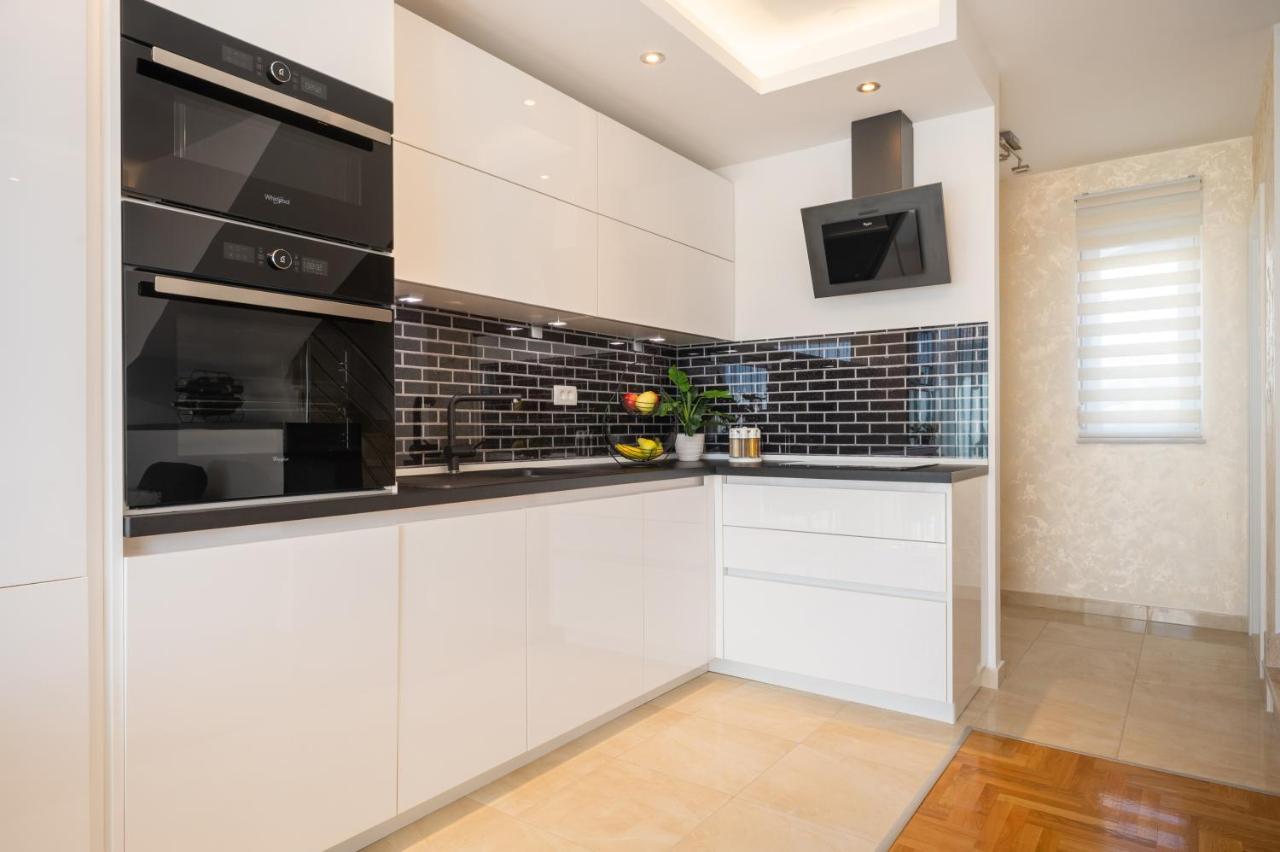 Apartment Tikvarin, Kastel Kambelovac Kaštela エクステリア 写真