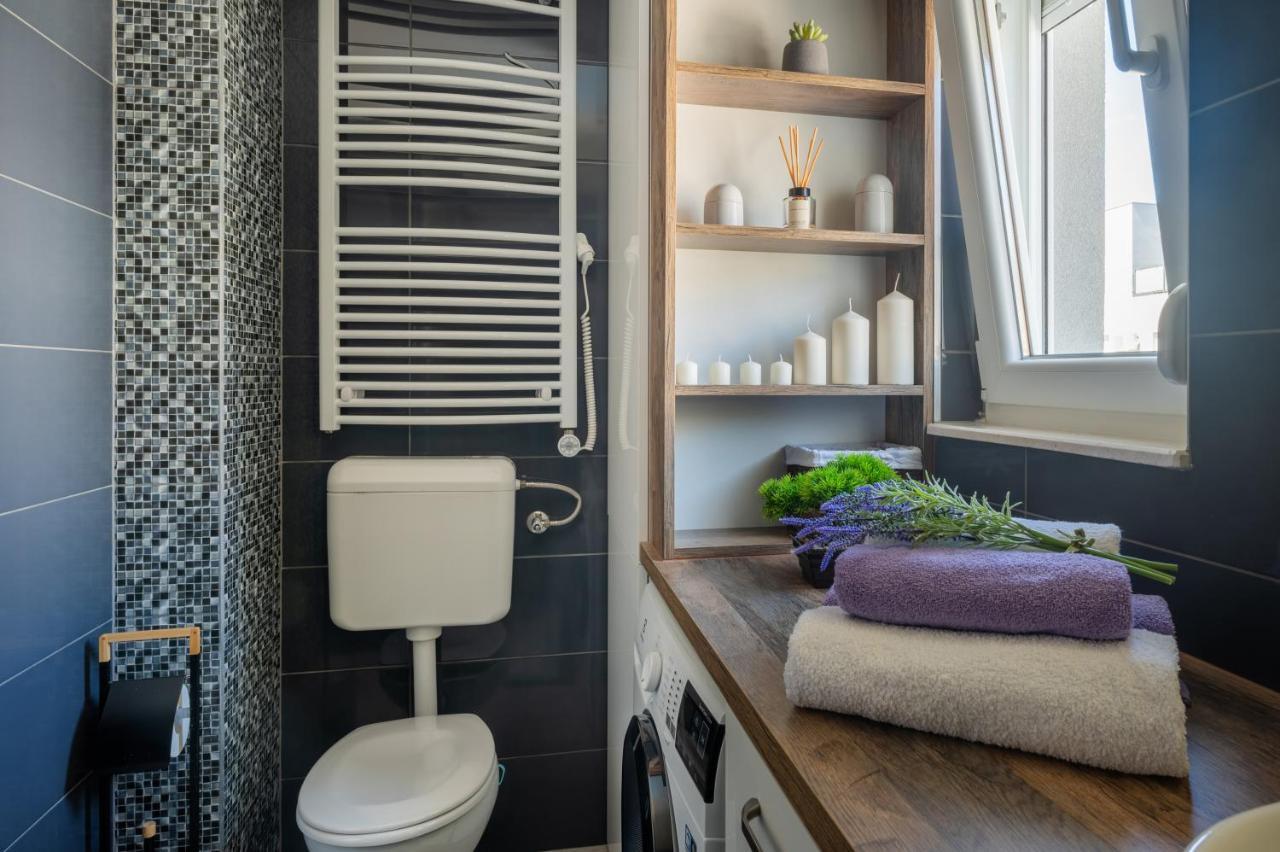 Apartment Tikvarin, Kastel Kambelovac Kaštela エクステリア 写真