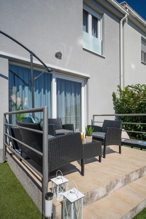 Apartment Tikvarin, Kastel Kambelovac Kaštela エクステリア 写真