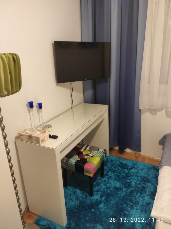 Apartment Tikvarin, Kastel Kambelovac Kaštela エクステリア 写真